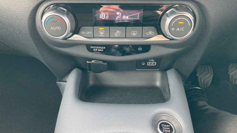 Nissan Juke 1.0 DiG-T 114 N-Connecta 5dr Petrol Hatchback